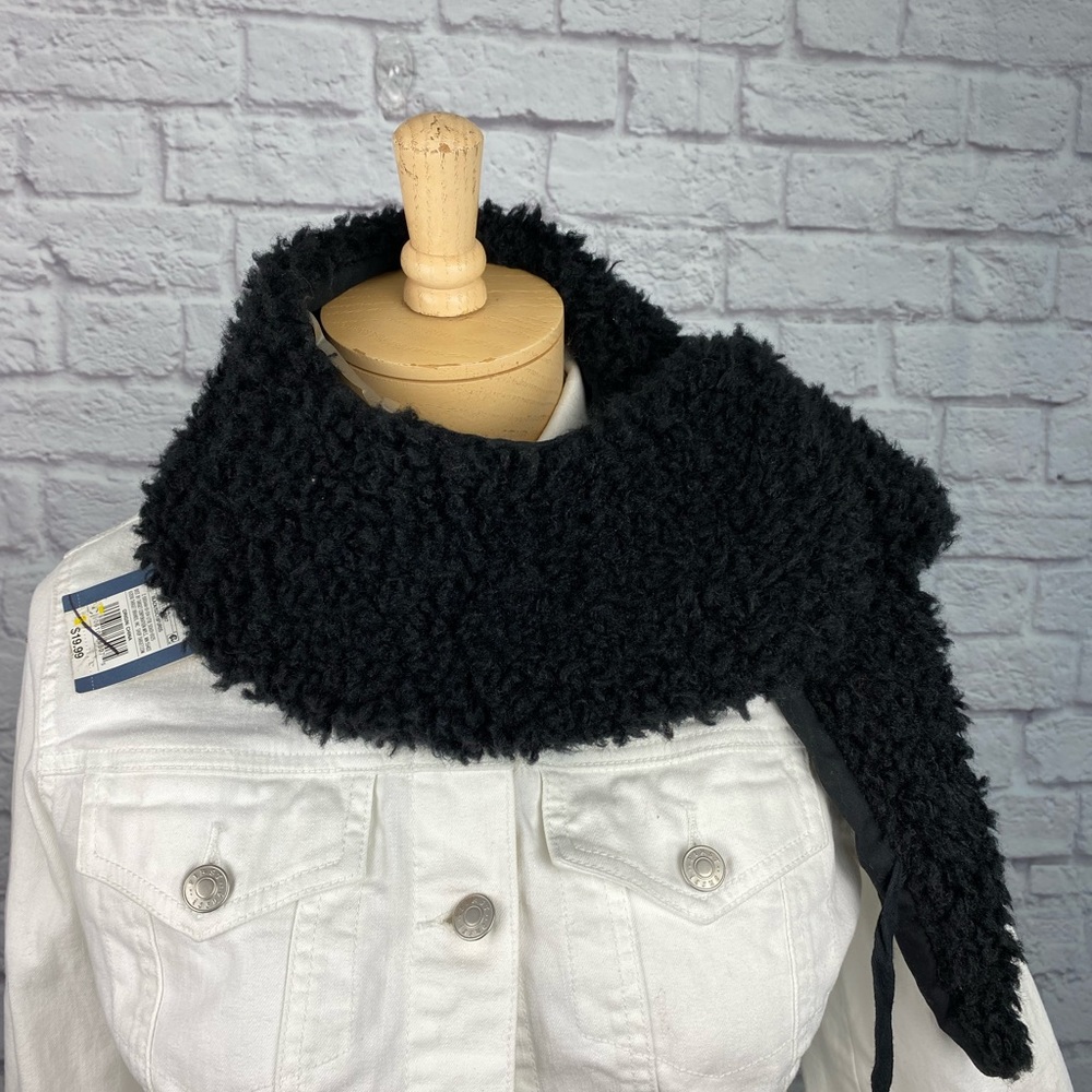 Universal Thread Cowl Scarf NWT
